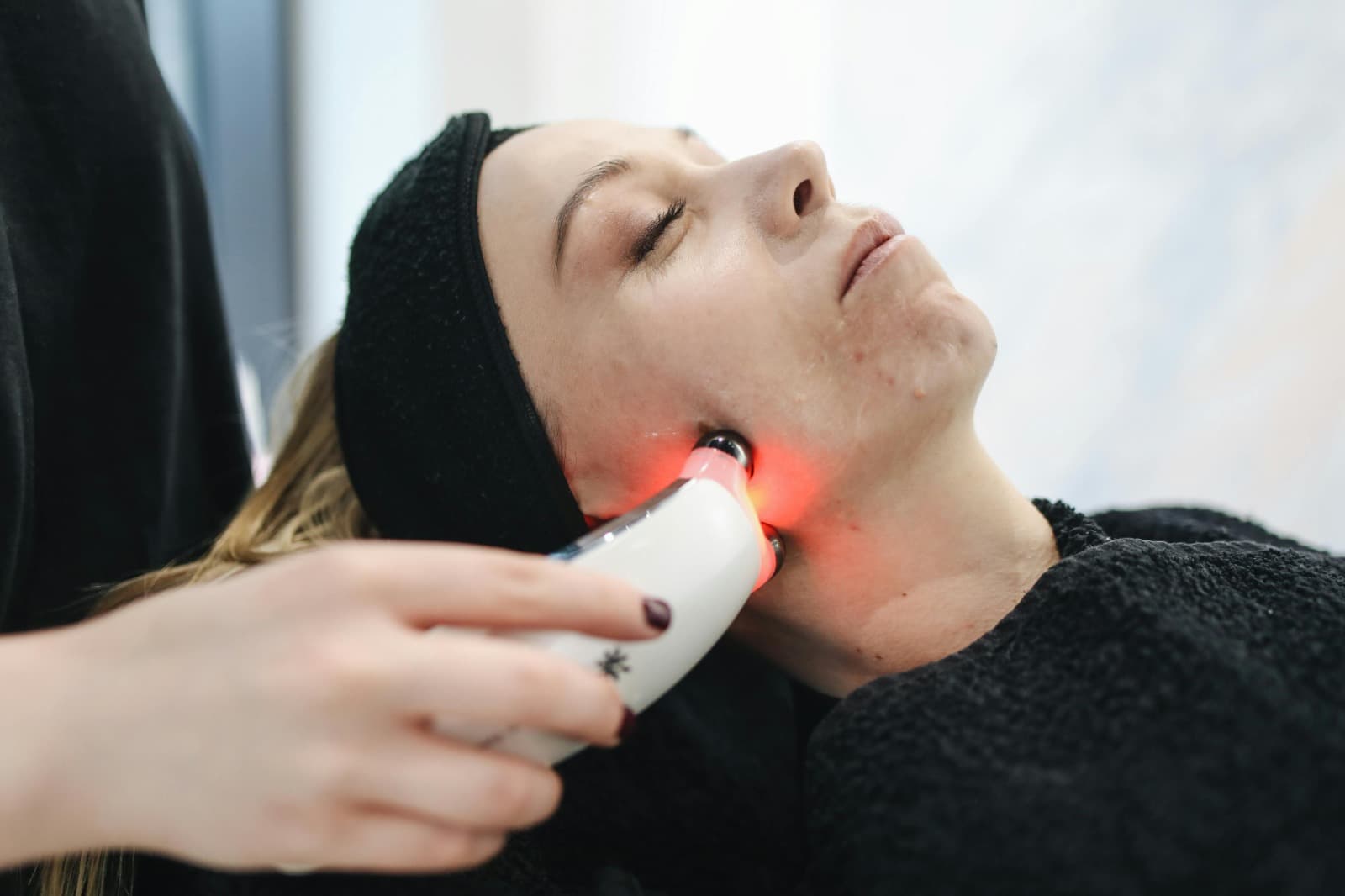 4 Innovative Face Treatments for Lasting Skin Confidence