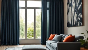 Verduisterende gordijnen in een sfeervolle woonkamer met een moderne uitstraling.